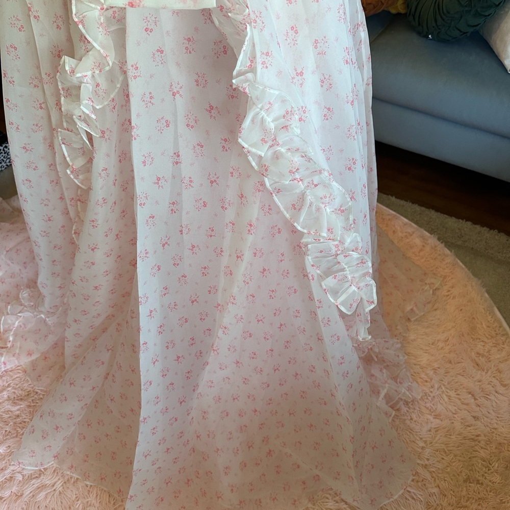 Selkie Marie Gown in Parfait Poet Floral Ruffle Dress.. Elegantly Dreamy - Picture 4 of 9